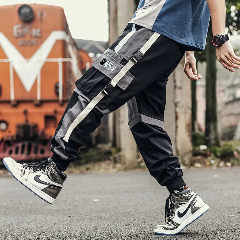 Urban Contrast Cargos